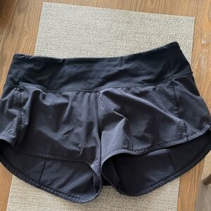 Lululemon Black Speed Up Shorts (2.5)